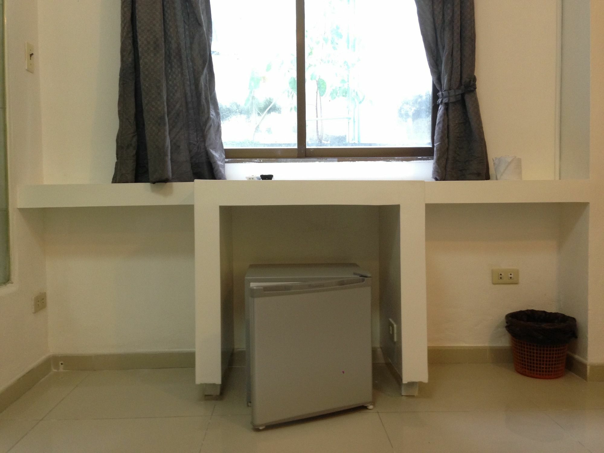 Piza 24 Guesthouse Pattaya Zewnętrze zdjęcie